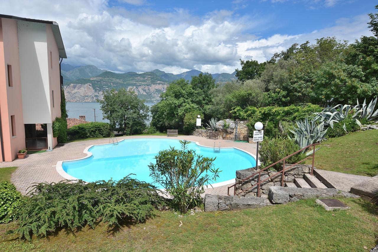 Residenza Candor With Pool Мальчезине Экстерьер фото